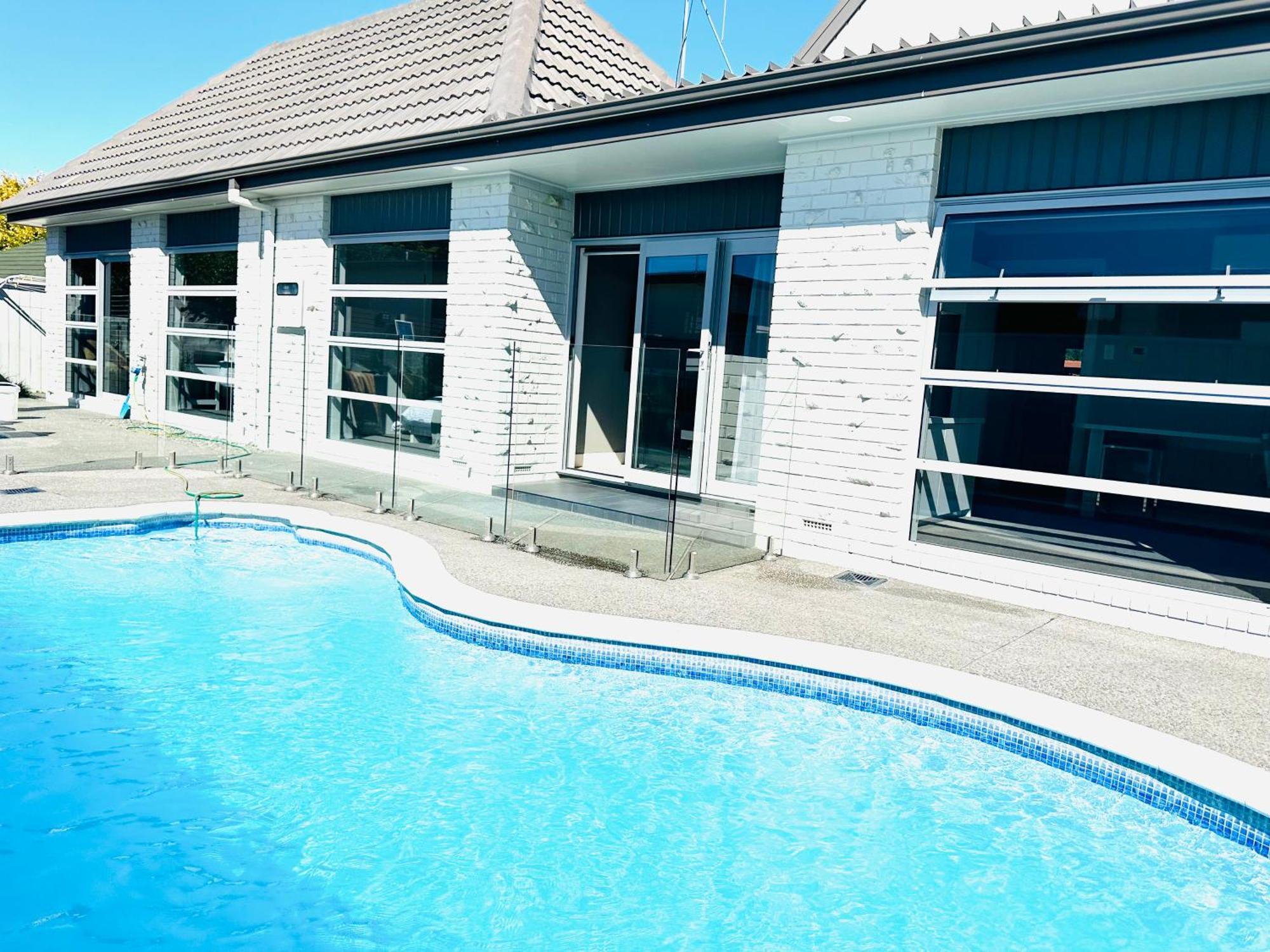 Summer Holiday 4 Bedrooms House In Hamilton With Pool And Spa Экстерьер фото